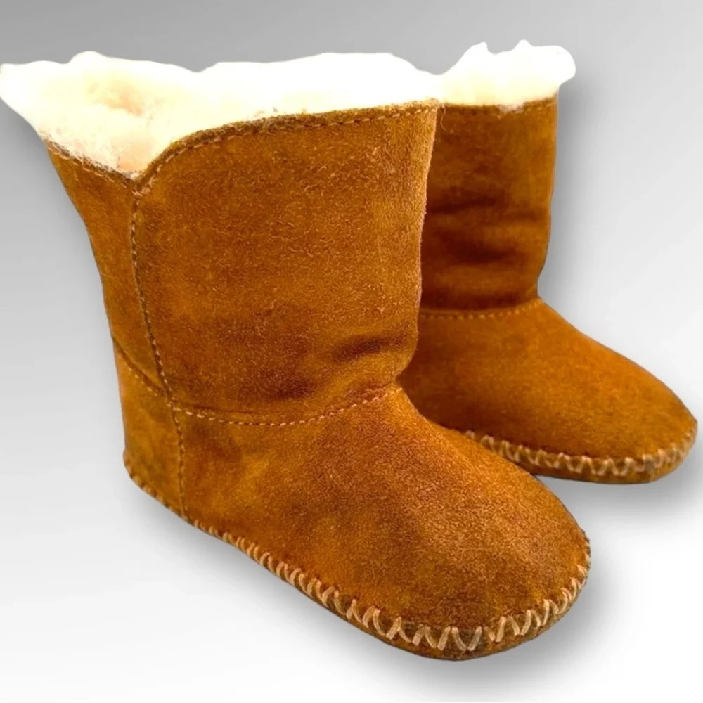 UGG Australia Toddler Chestnut Brown Sheepskin Short Winter Snow Boots Size 4/5